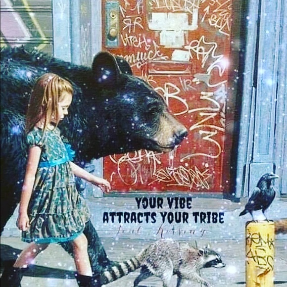 HR Director by Day, Designer Guru by Night 🖤 - Picture 2 of 15